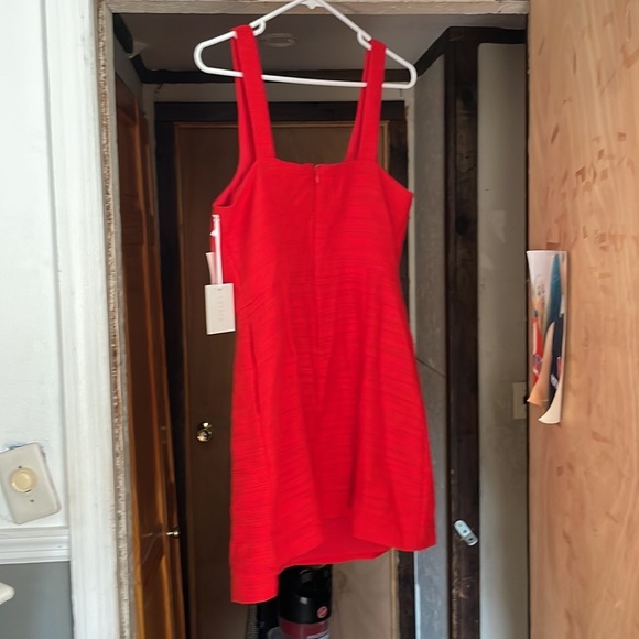 Red dress! - Picture 2 of 3